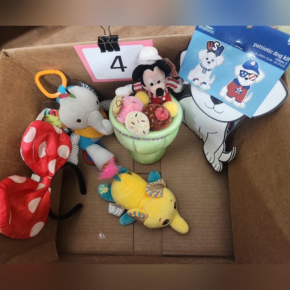 $13.00 TOY BUNDLE #4 - Picture 2 of 3